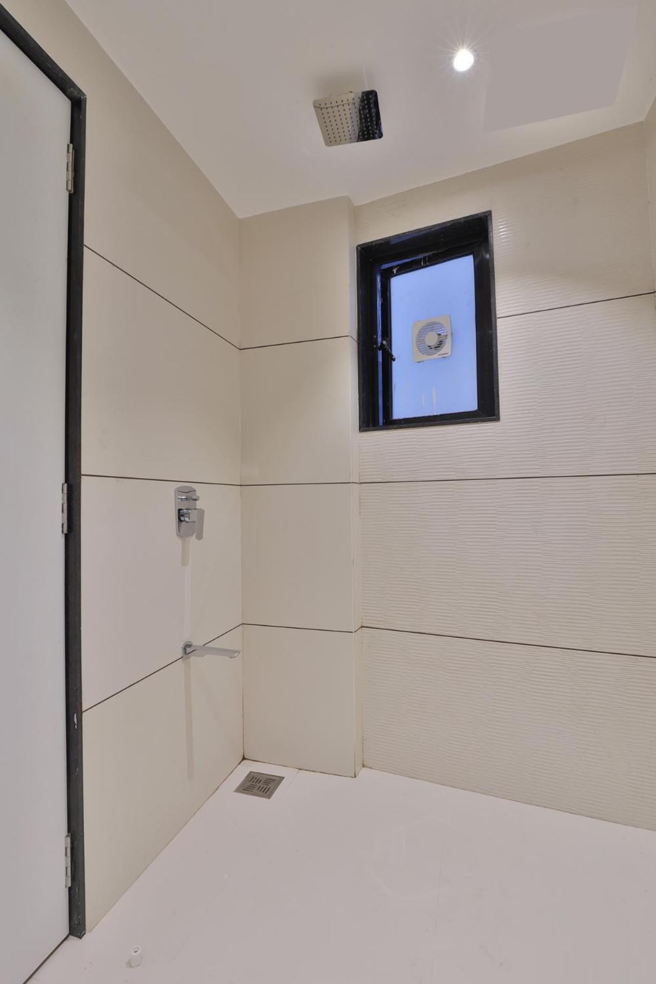 Hotel Elements Surat Eksteriør billede