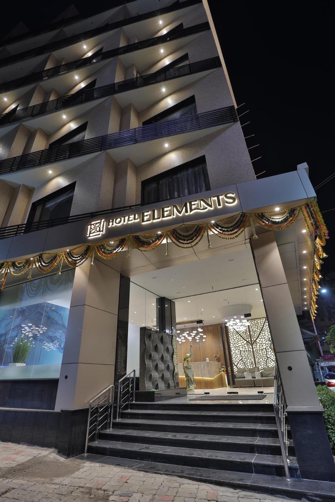 Hotel Elements Surat Eksteriør billede